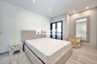 3-12237-78d1f4f8b6655591b02d22fabb36a692d73cc