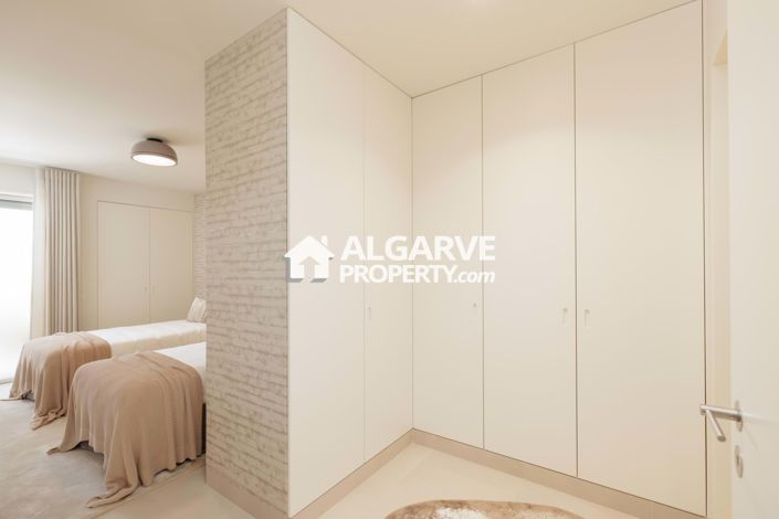 Image No.26-2 Bed Apartment for sale