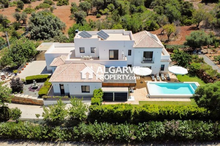 Image No.1-4 Bed Villa for sale