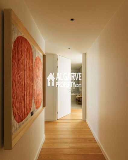 Image No.18-3 Bed Apartment for sale