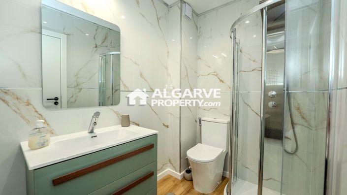 Image No.13-4 Bed Townhouse for sale