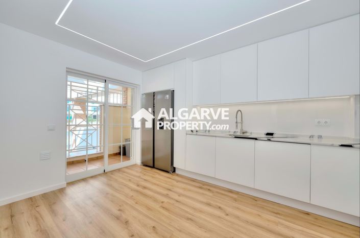 Image No.3-4 Bed Townhouse for sale