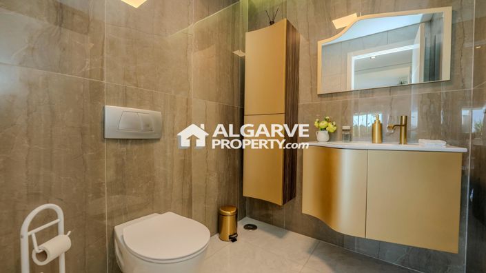 Image No.9-3 Bed Apartment for sale