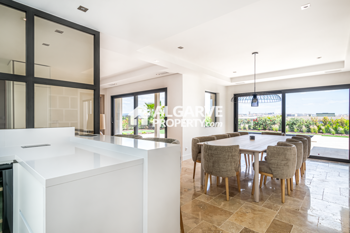 Image No.11-4 Bed Villa for sale