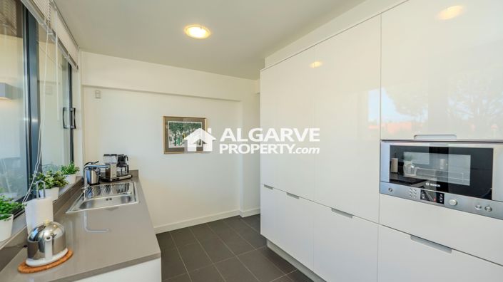 Image No.8-3 Bed Apartment for sale