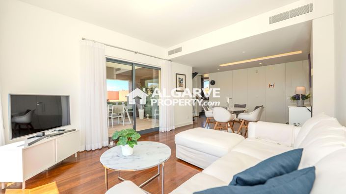 Image No.9-3 Bed Apartment for sale