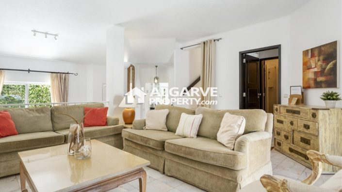 Image No.9-3 Bed Semi-Detached for sale