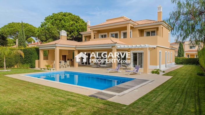 Image No.1-6 Bed Villa for sale