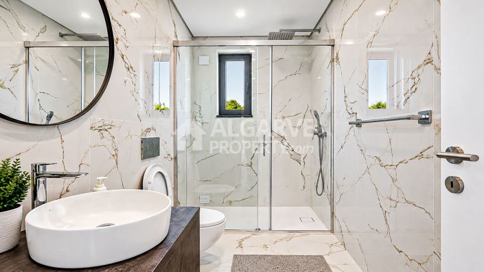 Image No.29-4 Bed Villa for sale