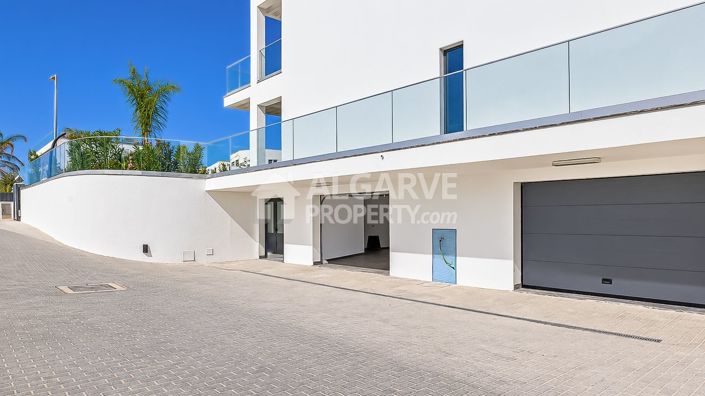 Image No.37-4 Bed Villa for sale