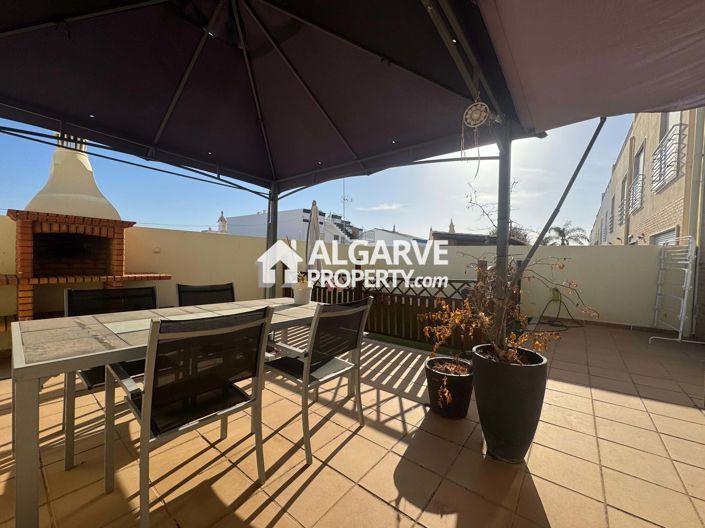 Image No.1-4 Bed Townhouse for sale