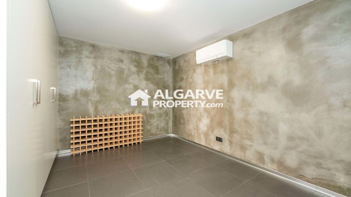 Image No.25-4 Bed Semi-Detached for sale