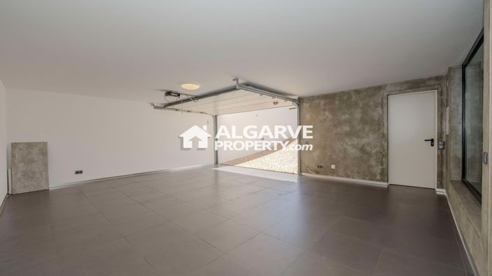 Image No.27-4 Bed Semi-Detached for sale