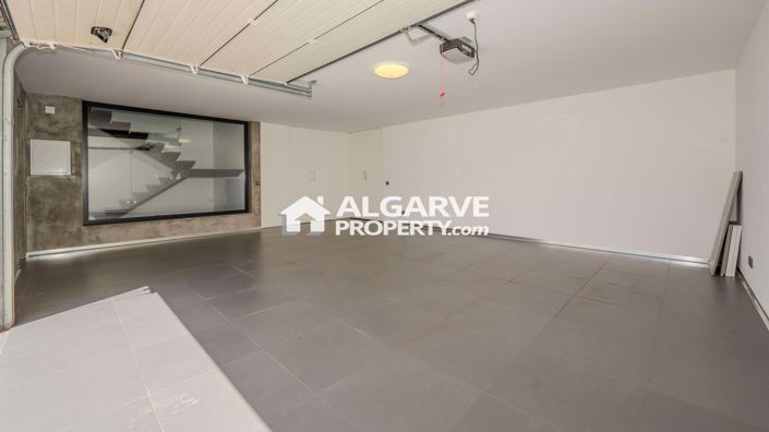 Image No.29-4 Bed Semi-Detached for sale