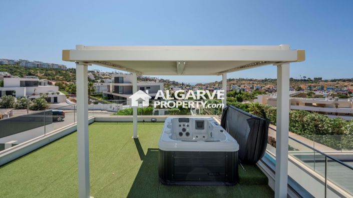 Image No.30-4 Bed Semi-Detached for sale