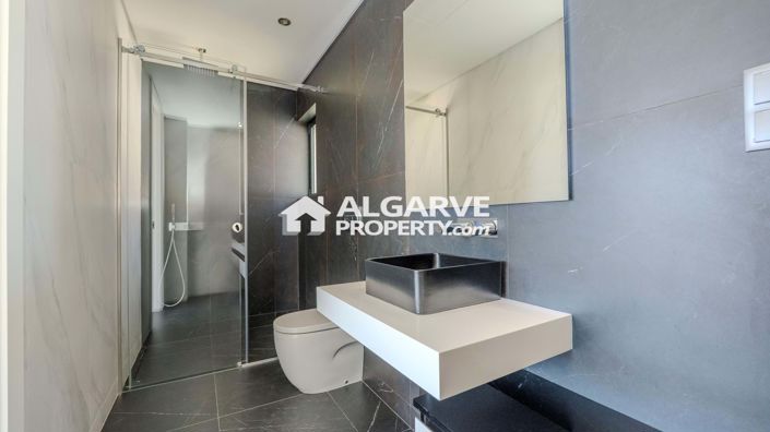 Image No.32-4 Bed Semi-Detached for sale