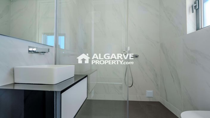 Image No.37-4 Bed Semi-Detached for sale