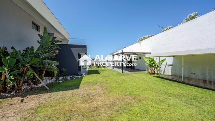 Image No.40-4 Bed Semi-Detached for sale