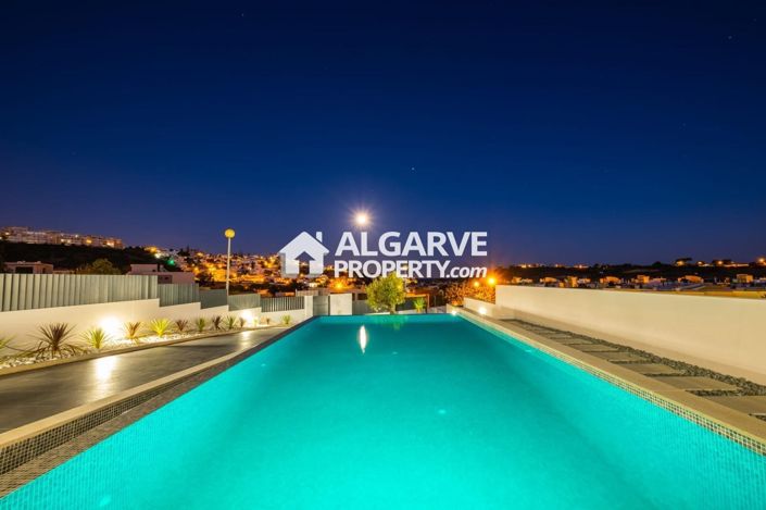 Image No.49-4 Bed Semi-Detached for sale