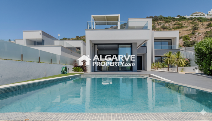 Image No.52-4 Bed Semi-Detached for sale