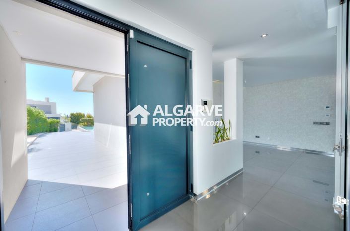 Image No.8-4 Bed Semi-Detached for sale