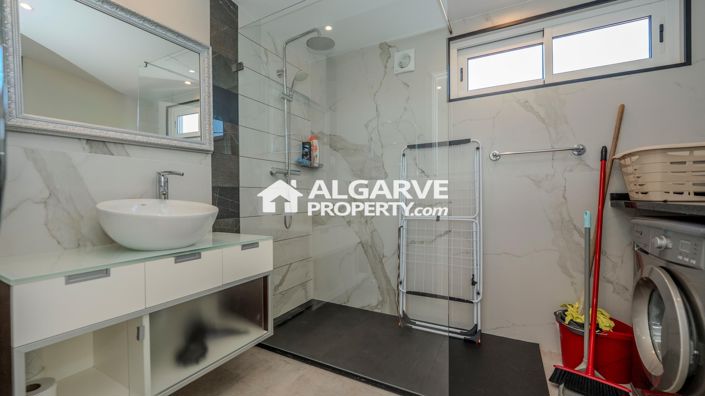 Image No.30-3 Bed Villa for sale