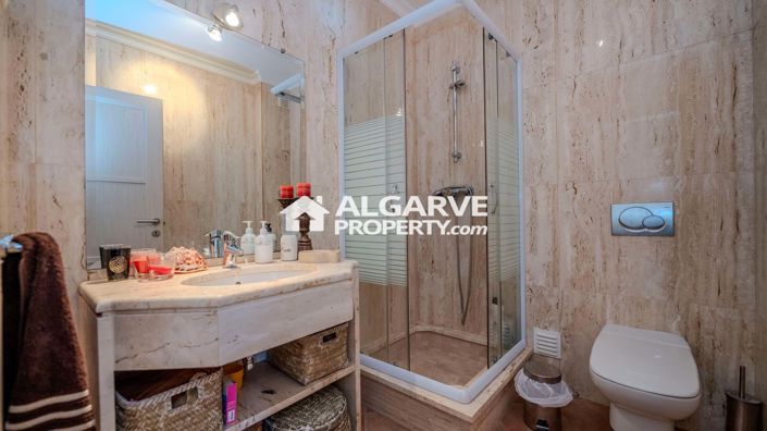 Image No.20-3 Bed Villa for sale