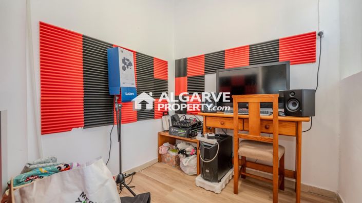 Image No.17-2 Bed Apartment for sale