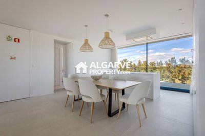 3-8423-78d1f4f8b6655591b02d22fabb36a692d73cca