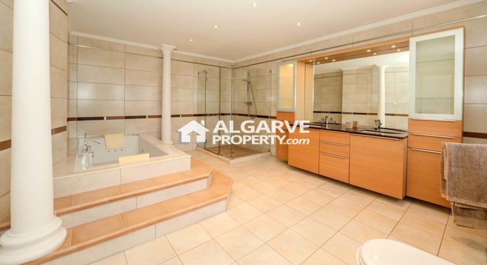 Image No.20-Villa de 5 chambres à vendre à Vilamoura