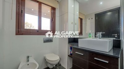 3-12016-78d1f4f8b6655591b02d22fabb36a692d73cc