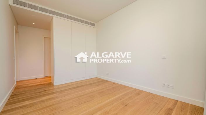 Image No.13-3 Bed Apartment for sale