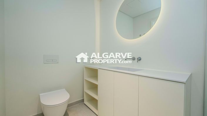 Image No.21-3 Bed Apartment for sale