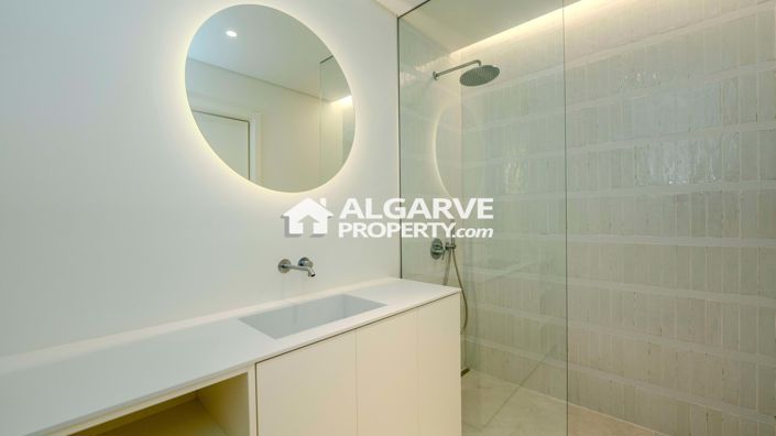 Image No.22-3 Bed Apartment for sale