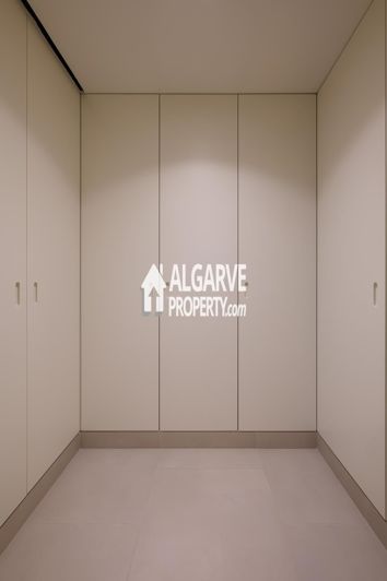 Image No.14-3 Bed Apartment for sale