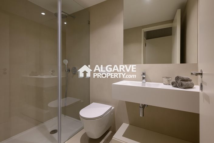 Image No.24-3 Bed Apartment for sale