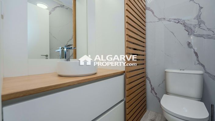 Image No.15-1 Bed Townhouse for sale