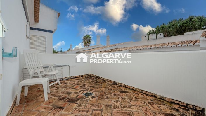 Image No.18-1 Bed Townhouse for sale