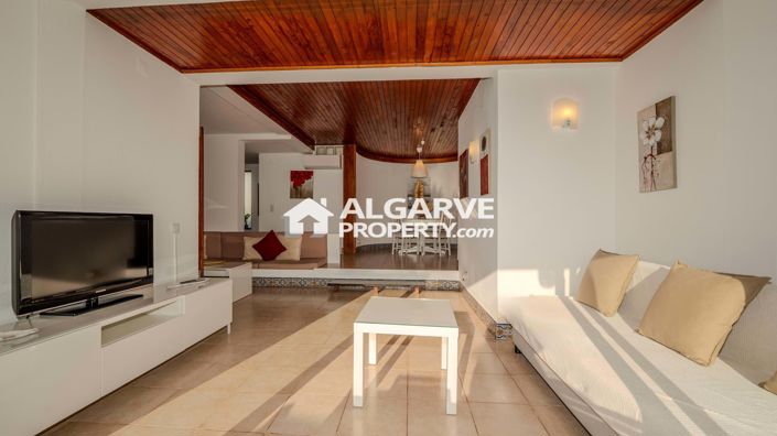 Image No.28-4 Bed Semi-Detached for sale