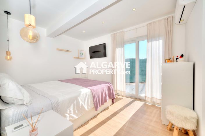 Image No.40-4 Bed Semi-Detached for sale