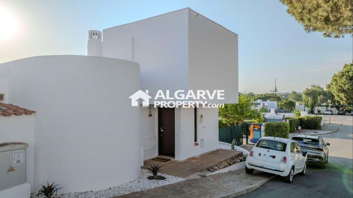 Image No.61-4 Bed Semi-Detached for sale