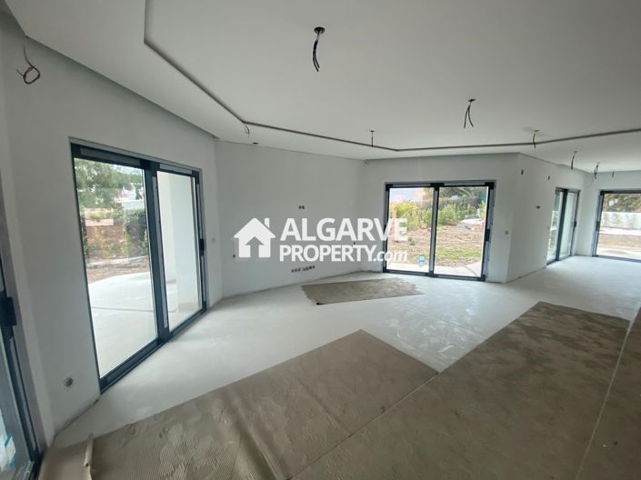 Image No.35-4 Bed Villa for sale