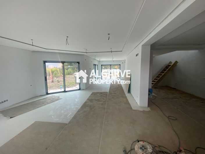 Image No.36-4 Bed Villa for sale