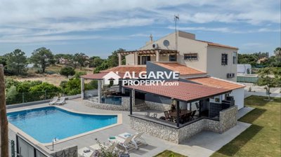 5 Bed Villa for sale