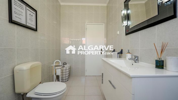 Image No.28-5 Bed Villa for sale