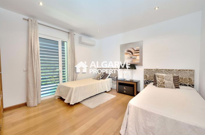 Image No.27-5 Bed Villa for sale