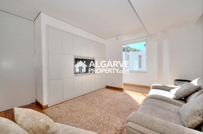 Image No.37-5 Bed Villa for sale