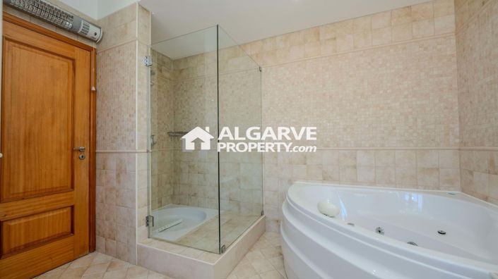 Image No.43-5 Bed Villa for sale