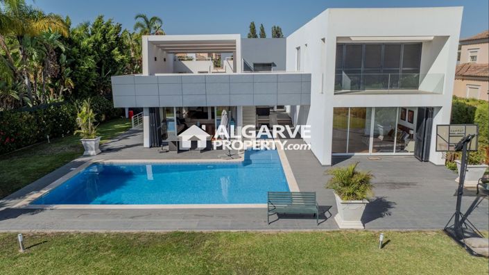 Image No.65-5 Bed Villa for sale