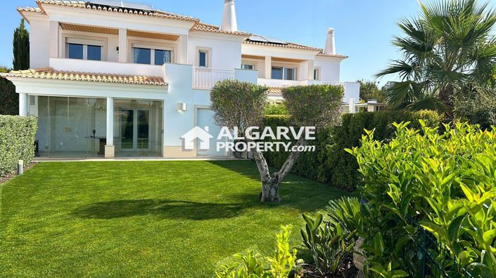 Image No.10-4 Bed Villa for sale